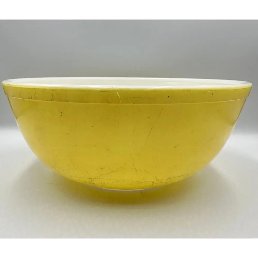 Vintage PYREX Glass #404 Yellow Primary Nesting 4 Qt Mixing Bowl